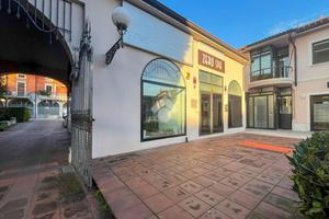 NEGOZIO A DESENZANO DEL GARDA