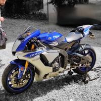 Yamaha r1 2015