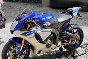 Yamaha r1 2015