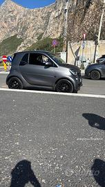 Smart grigia opaca allestimento Brabus