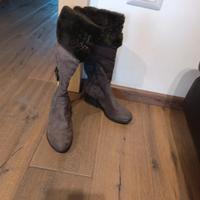 stivali grigi "solo soprani"