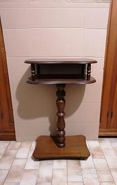 Mobiletto vintage in legno per entrata.