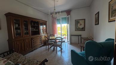 Trilocale con ascensore zona centro