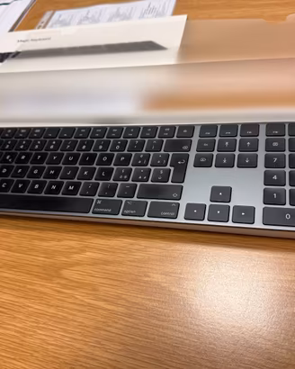Apple Magic Keyboard 2 con tastierino numerico