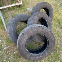 Michelin Agilis 215 75 16C