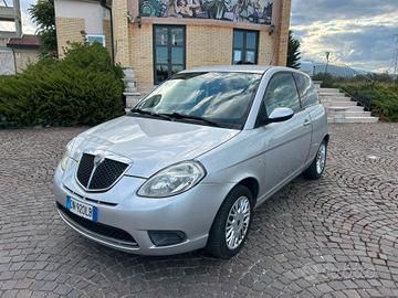 Lancia Ypsilon 1.2 GOLD ORO