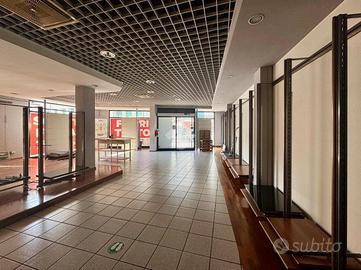 NEGOZIO A VILLAFRANCA DI VERONA