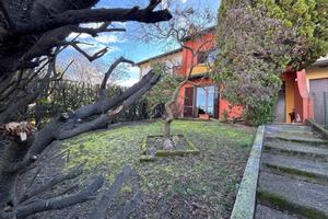 MORTARA CITTA': AMPIA VILLETTA A SCHIERA CON GIARD