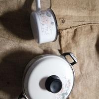 set di pentola e pentolino decorazione floreale