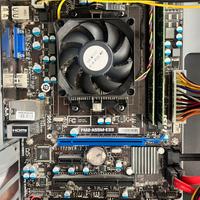 Case pc completo di lettore cd e scheda madre