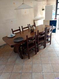 Tavolo in legno massello per taverna