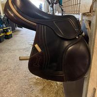 Sella da salto Ikonic