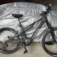 E bike canyon Spectral on cf8