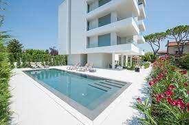 MODERNO QUADRILOCALE CON PISCINA ZONA P.ZZA AURORA