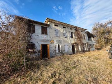 Casa indipendente di 218 m² con 5 locali a Cesioma