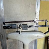 Bilancia vintage da dottore nutrizionista