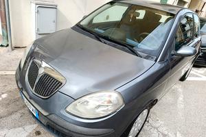 Lanciay 1200 metano nei patentati