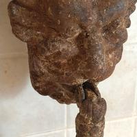 Antico battente in ferro battuto 