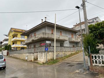 Villa a Montesilvano Colle