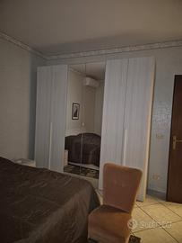 CAMERA DA LETTO MATRIMONIALE COME NUOVA