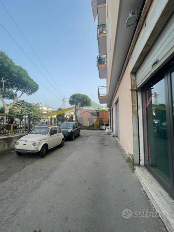 NEGOZIO A CASTELLAMMARE DI STABIA