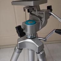 Treppiede compatto per fotocamera