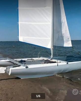 catamarano felix 17