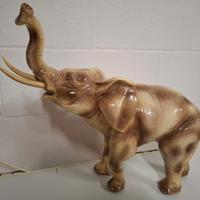 ELEFANTE IN PORCELLANA CON ZANNE