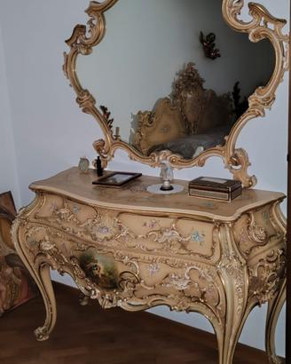 comò in stile barocco
