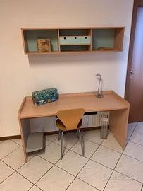 SCRIVANIA E LIBRERIA IN LAMINATO DI BERLONI