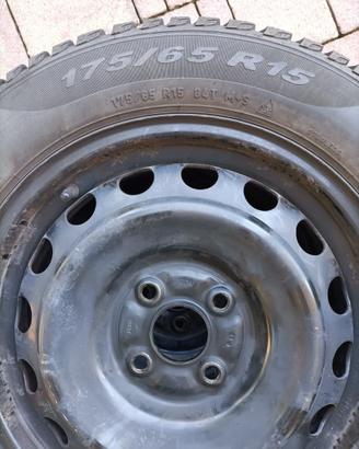pneumatici invernali Toyota yaris 4 fori su cerchi