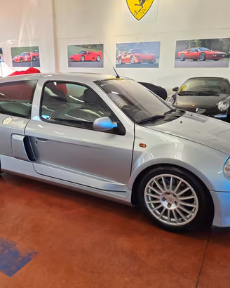 Renault Clio 3.0 V6 24V A.S.I.