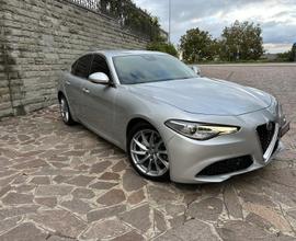 Alfa Romeo Giulia 2.2 Turbodiesel 190 CV AT8 3000 