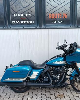 Harley-davidson Road Glide ST FAST JOHNNY FLTRXST