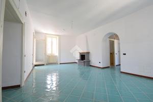 3 LOCALI A SANT'AGATA DE' GOTI