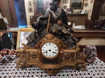 Orologio da tavolo in bronzo