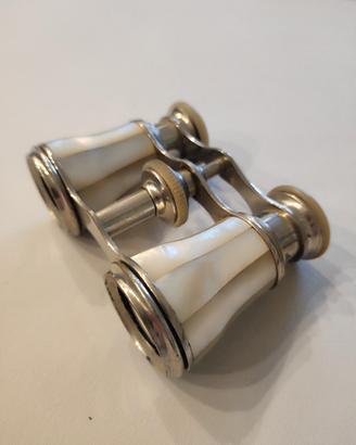 Binocolo da teatro antico in madreperla