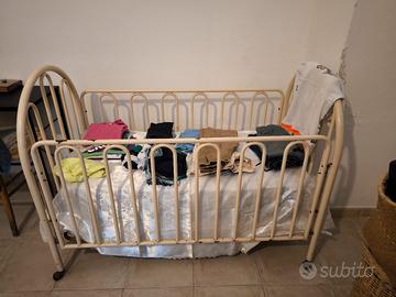 Culla di famiglia in ferro battuto 