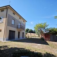 Villa indipendente con terreno e corte privati