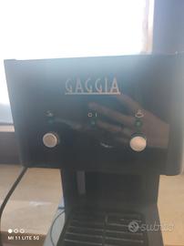 Macchina per il caffé e cappuccino 