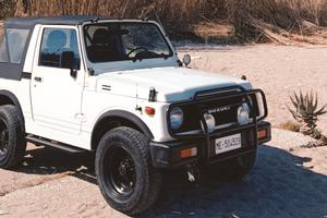 Suzuki Samurai 