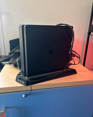 PS4 Slim 1TB due joystick