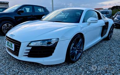 Audi R8 4.2 V8 420 cv