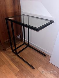 Tavolino ikea con ripiano in vetro