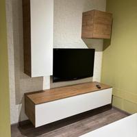 Parete tv con divano