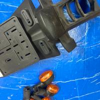 Portatarga e frecce originale yamaha fz1