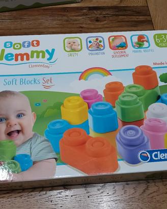 gioco mattoncini prima infanzia