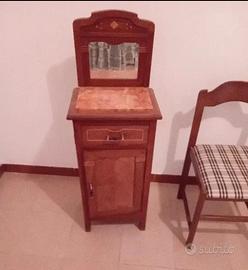 Comodino antico stile liberty 