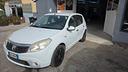 dacia-sandero-1-serie-1-4-8v-gpl-laureate-adatta