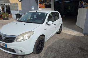 Dacia Sandero 1° SERIE 1.4 8V GPL LAUREATE- ADATTA